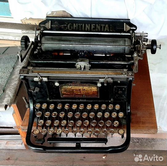Старинная печатная машинка continental