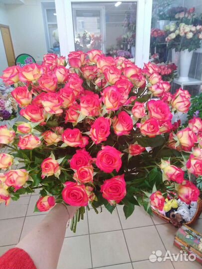 Букеты.Розы кустовые.Доставка