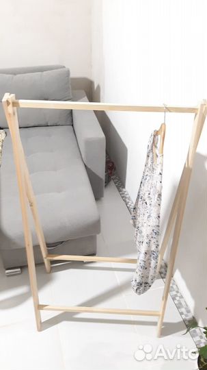 Вешалка напольная деревянная