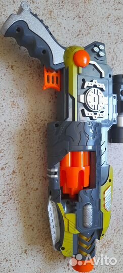 Игрушечные пистолеты