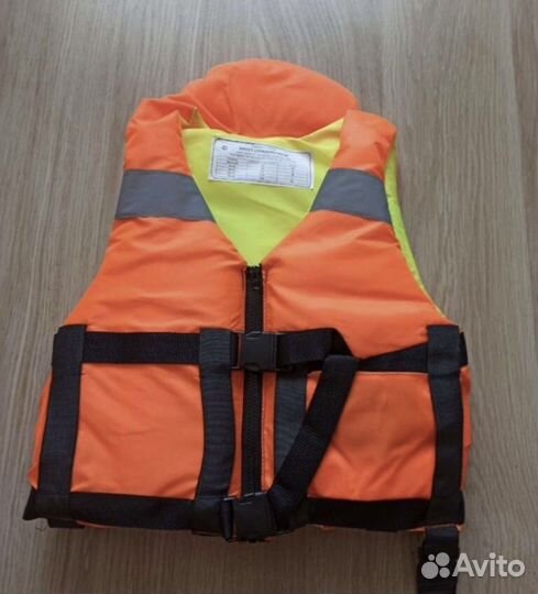 Спасательный жилет