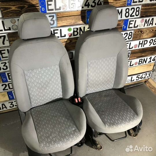 Сиденье переднее (комплект) Ford Fusion 1 2005