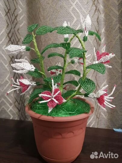 Фуксия из бисера