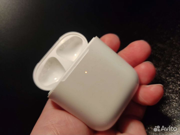 Кейс от наушников airpods. оригинал