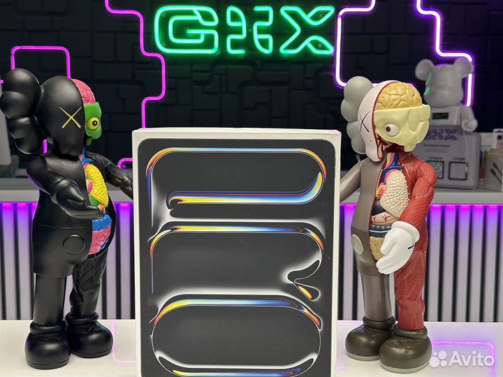 iPad Pro 13 (2024) 1TB Wi-Fi Standard Black