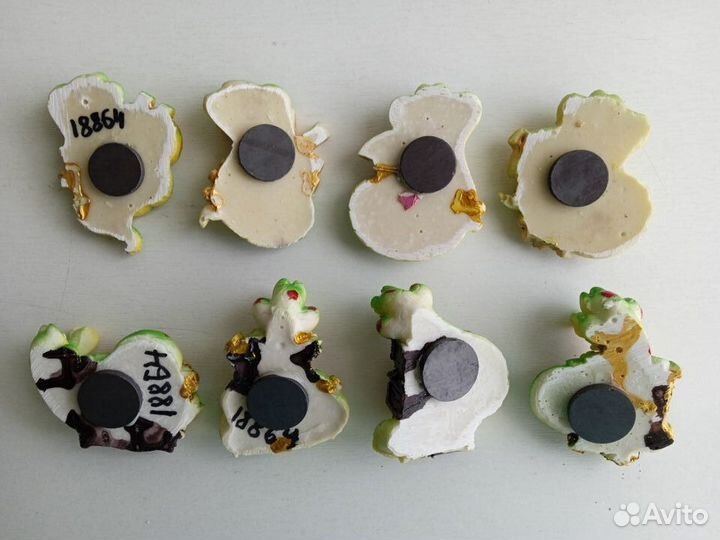 Магниты на холодильник - собачки, змеи