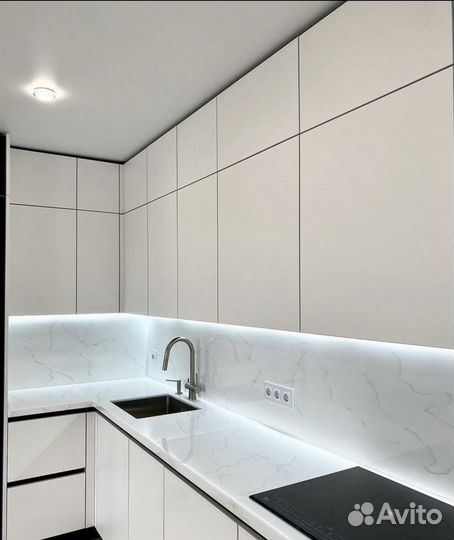 Кухня под потолок