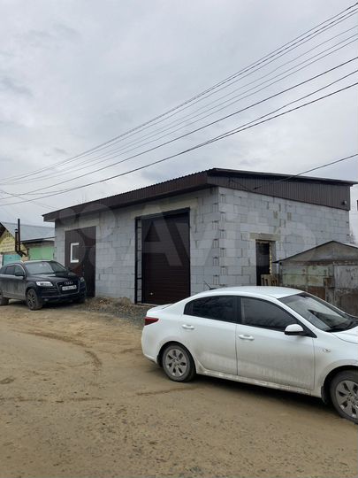 Гараж, > 30 м²