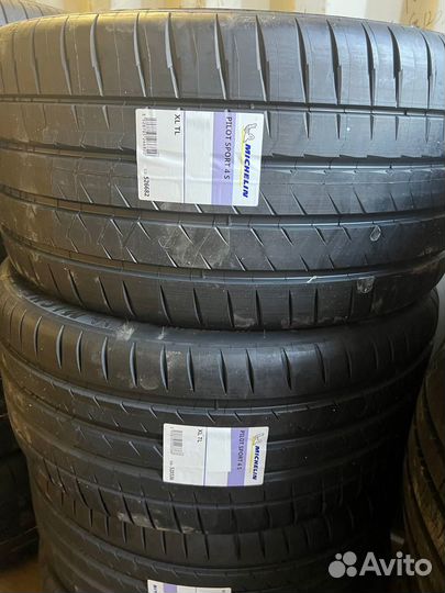 Michelin Pilot Sport 4 S 255/35 R19 и 285/30 R20