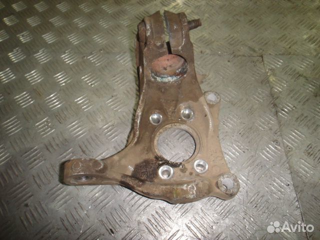 Кулак поворотный Passat B6 (05-11) /Passat B7 (11