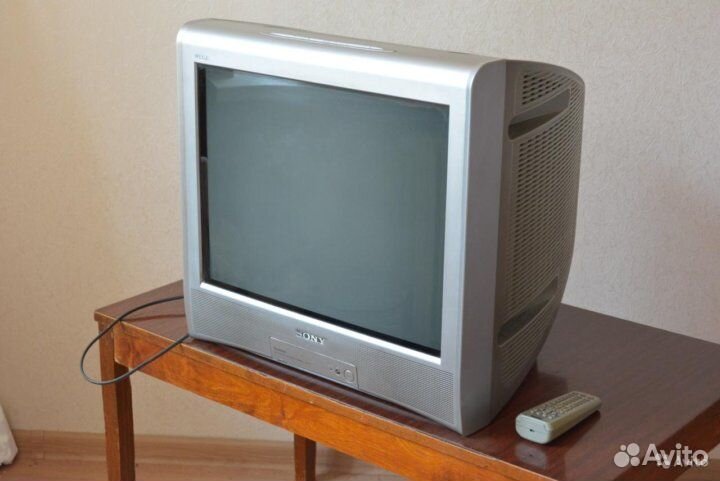 Телевизор Mystery MTV-3028LTA2 с антеной и крепеж