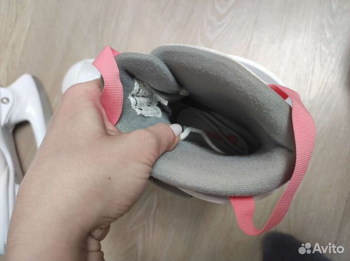 Женские фигурные коньки