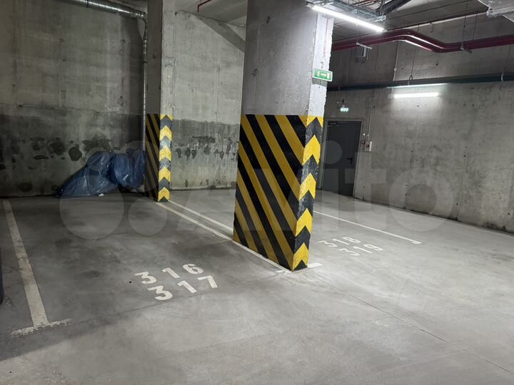 Машиноместо, 13 м²