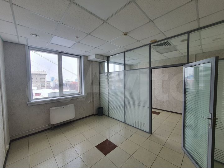 Офис в БЦ с видом на Оперный театр