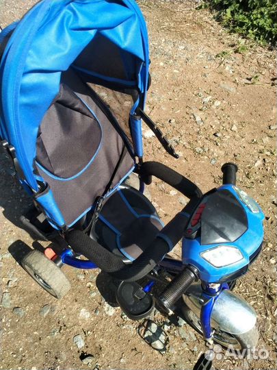 Детский трехколесный велосипед с ручкой