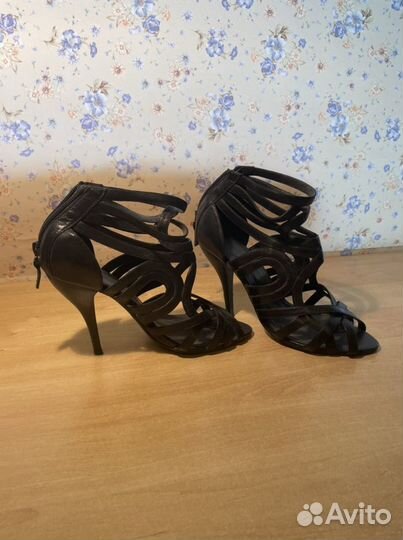 Обувь женская на каблуке из нат кожи