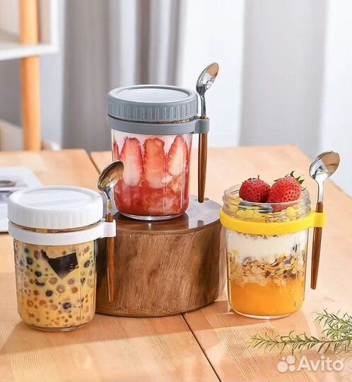 Стеклянный контейнер с крышкой