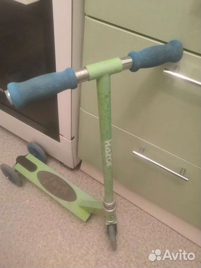 Самокат трехколесный