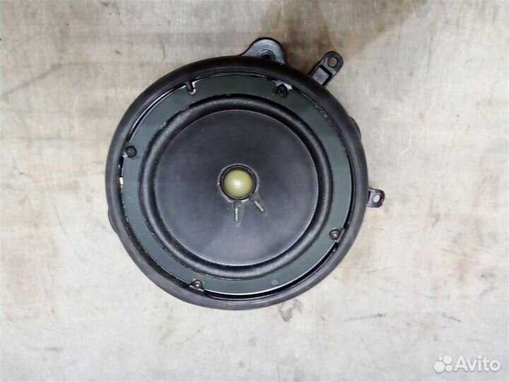 Динамик от Audi A4 (B6) 2000-2004