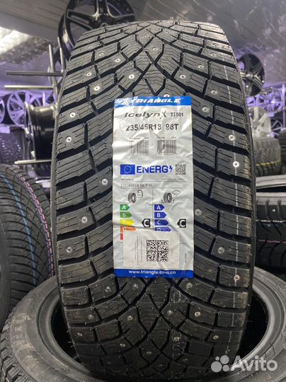 Triangle IcelynX TI501 235/45 R18 98T