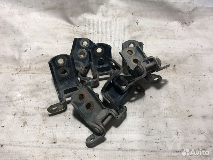 Петли дверные Ниссан almera n 16