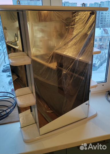 Шкаф с зеркалом в ванную бу