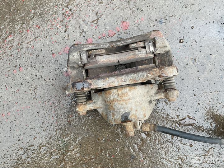 Суппорт передний левый hyundai elantra hd