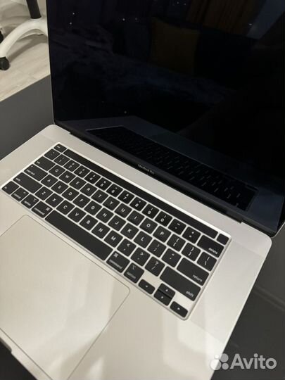 Mac book (2019) Core i9 16 gb/ 1000 gb