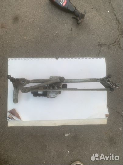 Трапеция стеклоочистителей с мотором BMW 3 E90