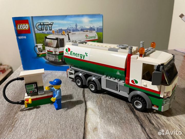 Конструктор lego City Бензовоз 60016