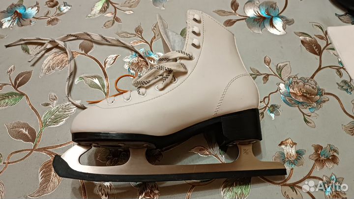 Коньки фигурные
