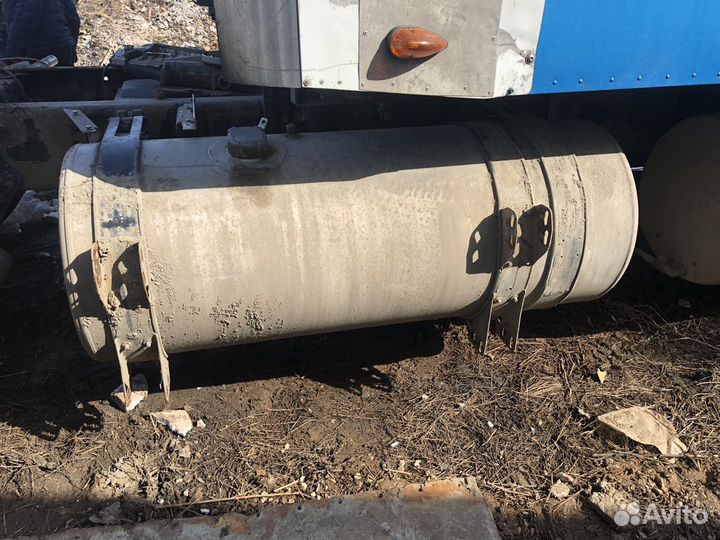 Баки на Фрэдлайнер 374л