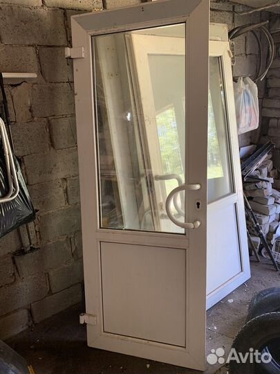 Дверь пластиковая пвх входная бу со стеклом