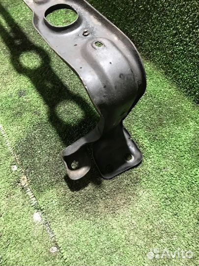 Усилитель бампера передний Ford Focus MK1 eydk 1.8