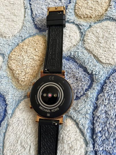 Умные часы michael kors