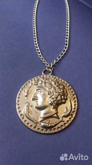 Кулон на цепочке, колье