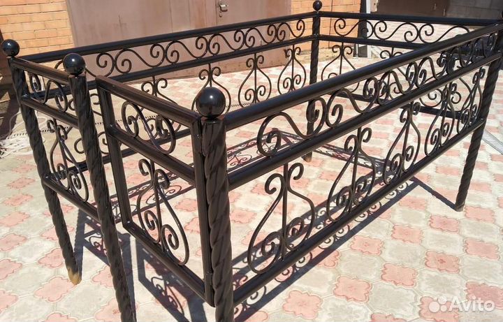 Ограда на могилу кладбище стол скамейка