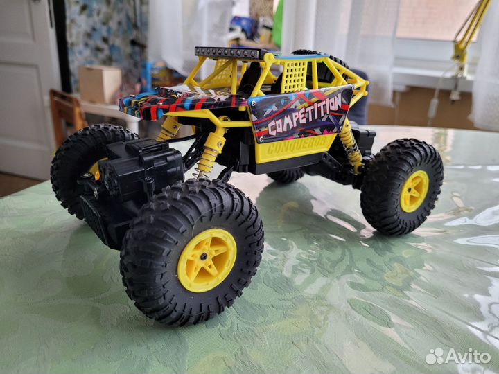 Внедорожник краулер на пульте управления WL Toys