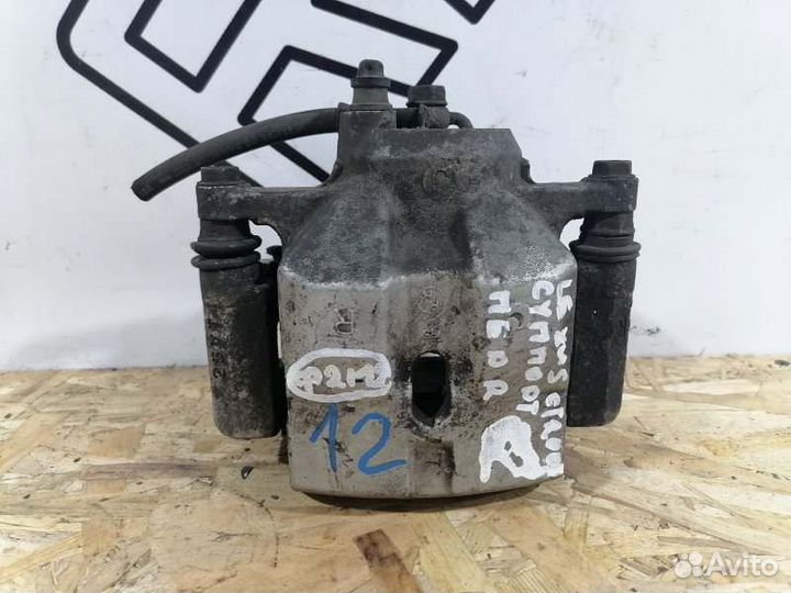 Суппорт тормозной передний правый Lexus Ct200H 1