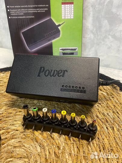 Универсальное зарядное устройство для ноутбука
