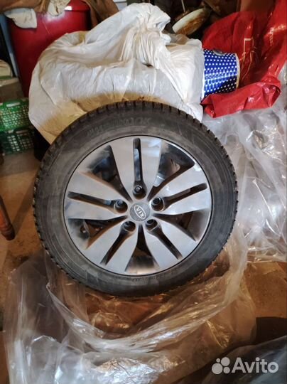 Колесо в сборе на kia/Hyundai R16 зима
