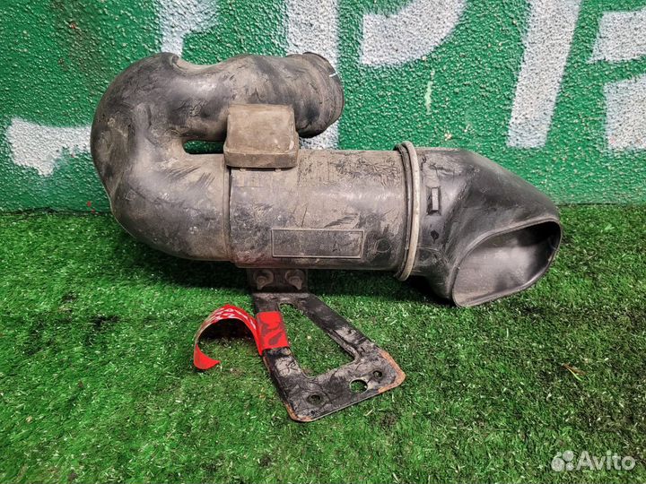 Патрубок воздушный на Mitsubishi Pajero Sport 1