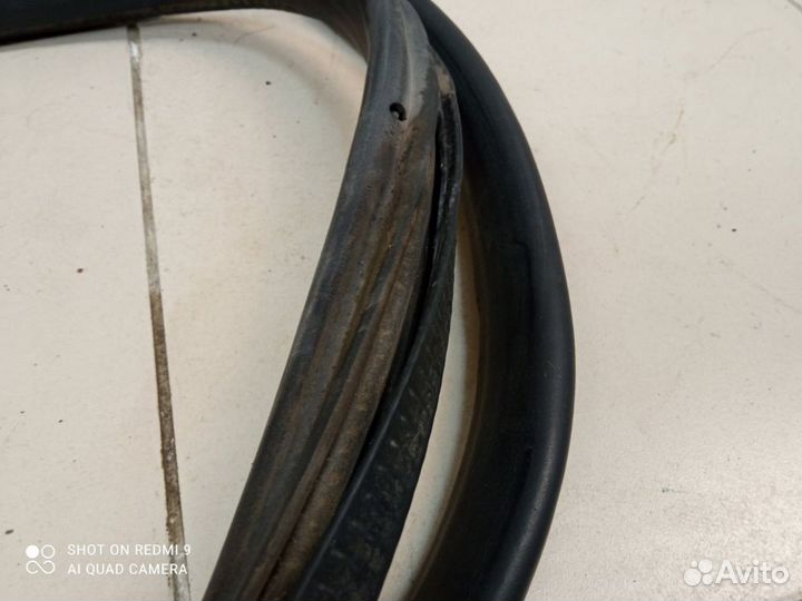 Уплотнитель двери задний правый Audi a4 b5