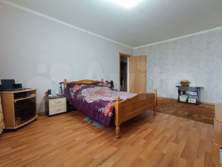 2-к. квартира, 71 м², 1/10 эт.