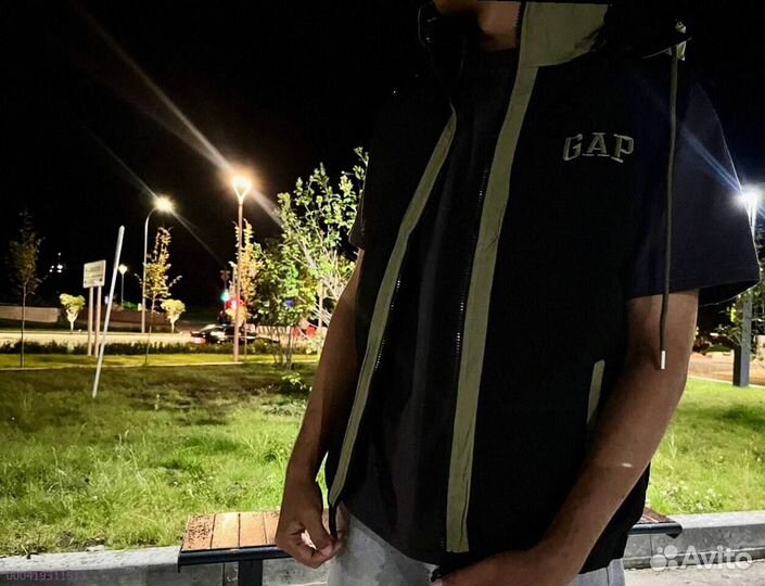 Жилетка (безрукавка) Gap