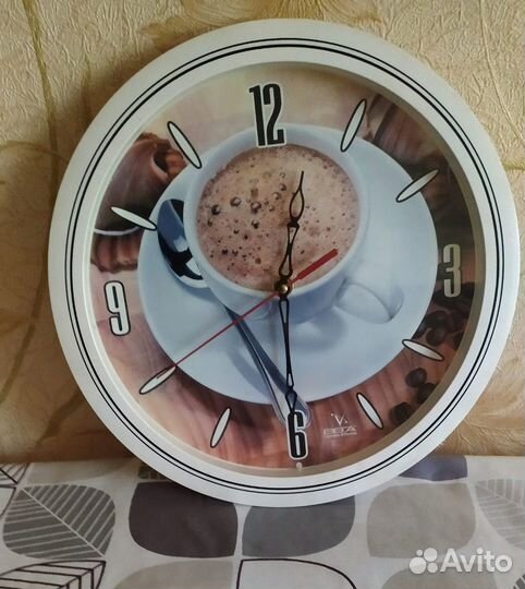 Часы электронные настенные