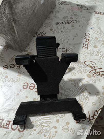 Держатель для планшета в машину