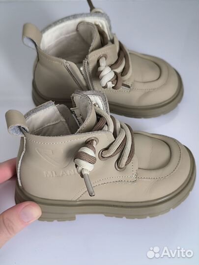Ботинки демисезонные для девочки 22 размер