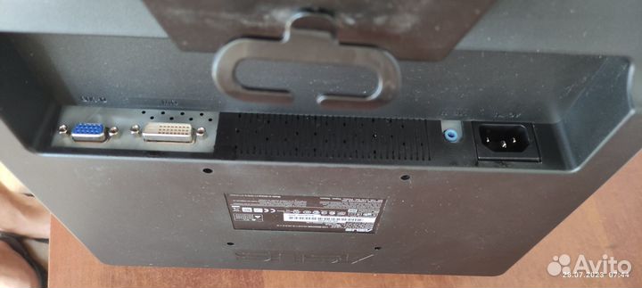 Монитор Asus 17