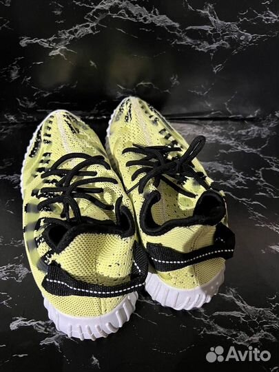 Кроссовки мужские изики